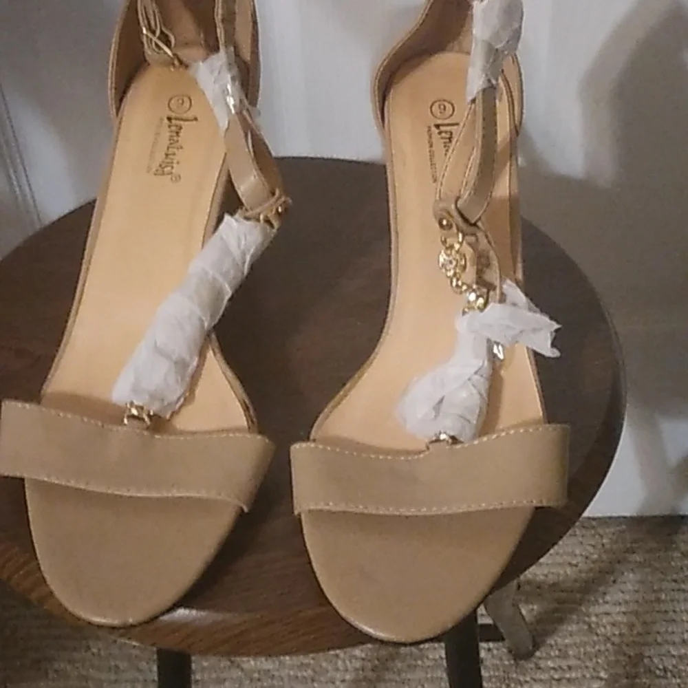 Shoes - Picture 3 of 5